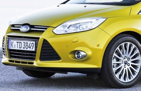 Ford-Focus_2011_01