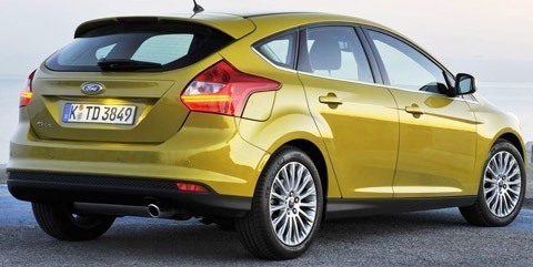 Ford-Focus_2011_05