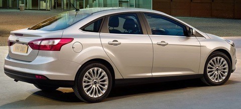 Ford-Focus_2011_12
