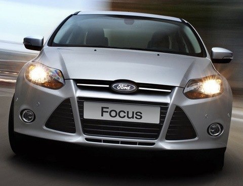 Ford-Focus_2011_13