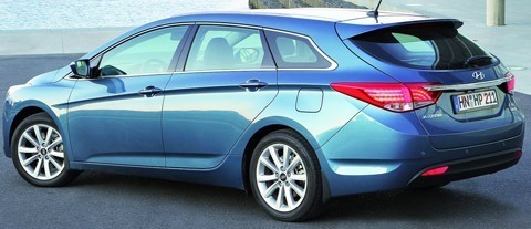 Hyundai-i40_2012_chico3