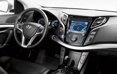 Hyundai-i40_2012_chico6